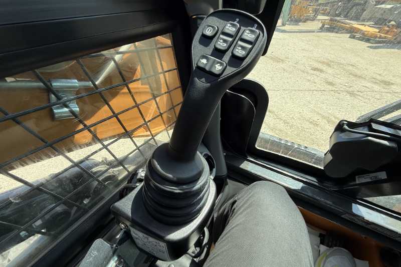 OmecoHub - Immagine CASE TV370B